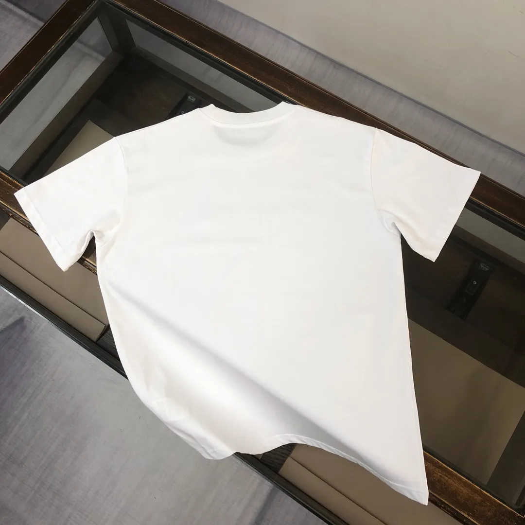 P180 Stone Island 2025 latest T-shirt, couple style ~ original order, fashionable and casual short T-shirt, three-dimensional logo letter logo silicone printing technology on the chest! Specially supplied with customized cotton fabrics ~ Cotton T-shirts ~ Pre-washed to prevent deformation and shrinkage, making the upper body more comfortable and breathable ~ All available from stock ~ Unique design style, trendy must-have item, complete with three standards 👍 Color: black/white/dark gray/brown Size: S M L XL (larger version, please indicate your height and weight when placing an order)